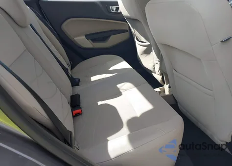 2014 Ford Fiesta Se z USA, uszkodzony, nr VIN 3FADP4BJ8EM202198